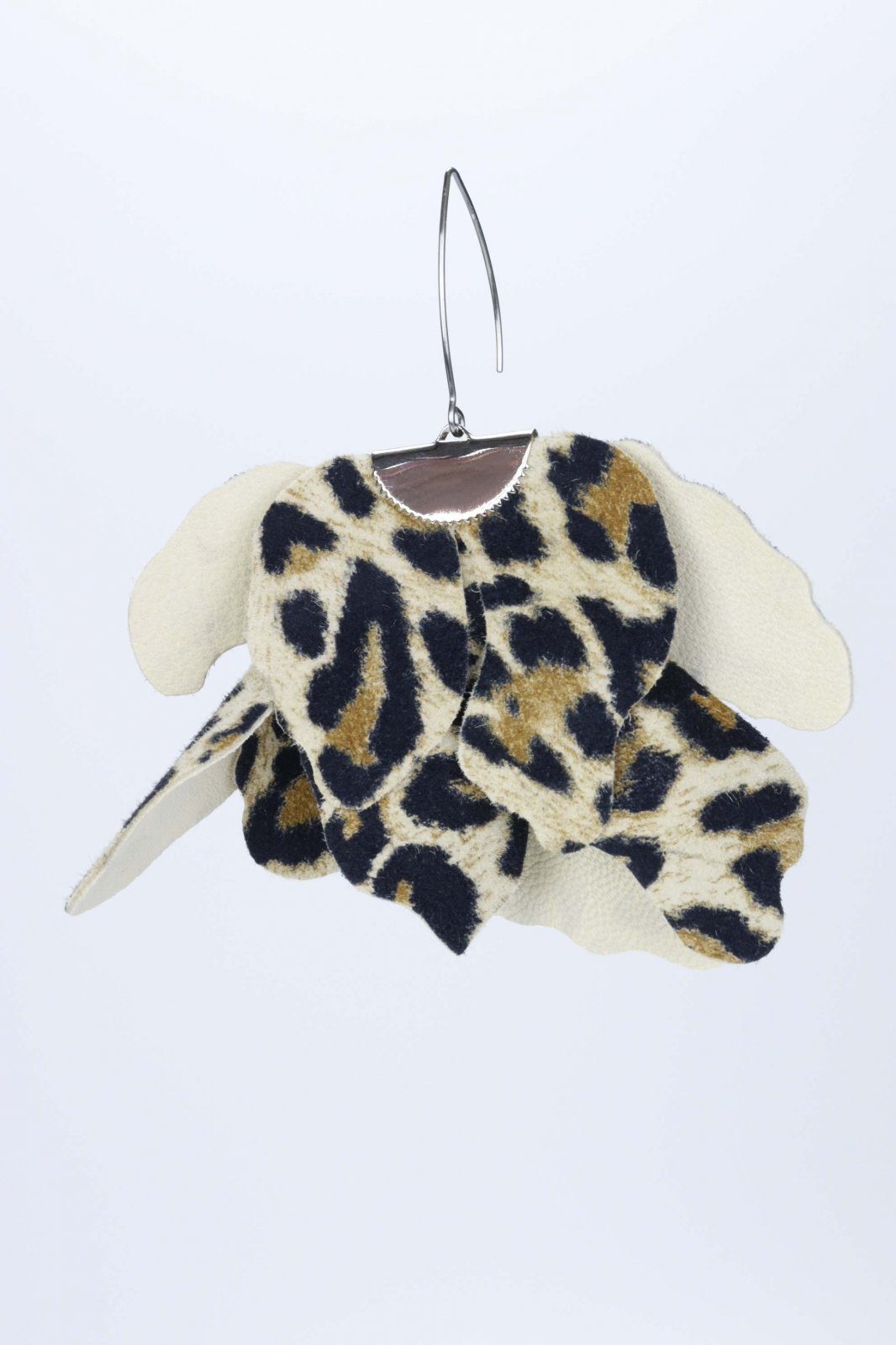 Big flower earrings - Animal print beige