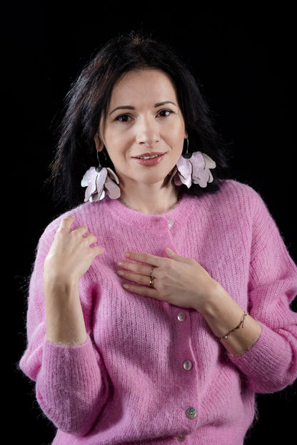 Cercei floare mare - Roz sidefat vopsit manual