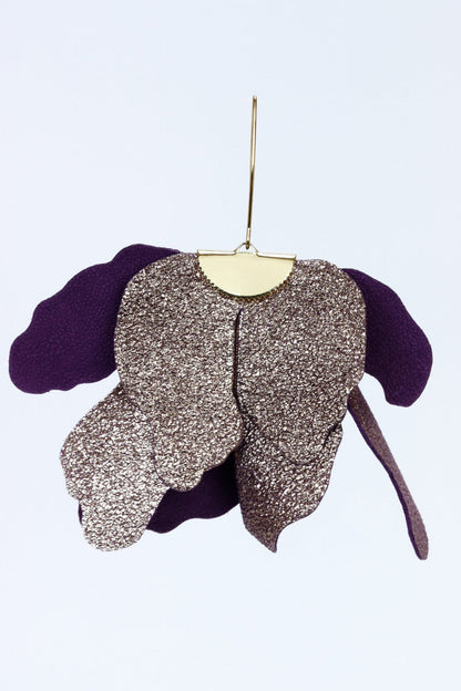 Cercei floare mare - mov cu sclipici