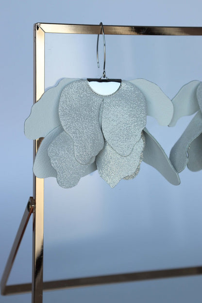 Cercei floare mare - Argintiu cu sclipici