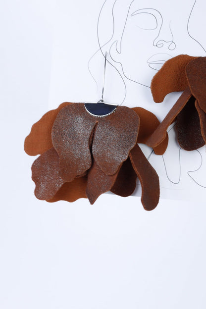 Cercei floare mare - Maro cu sclipici argintiu