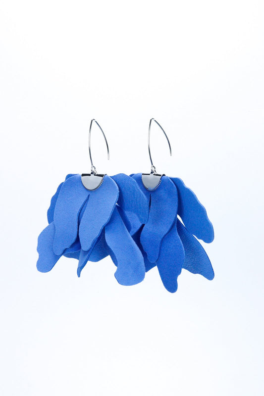 Large flower earrings - Classic Blue