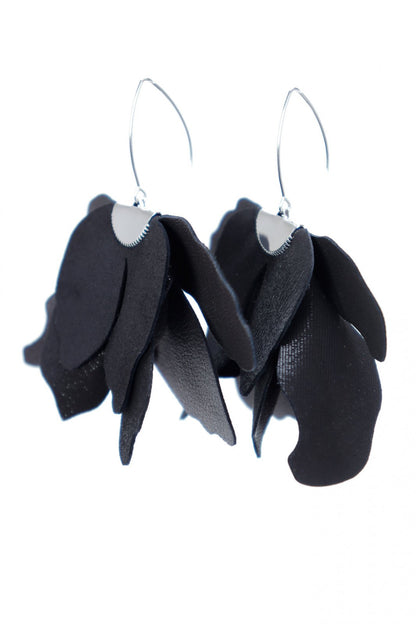 Cercei floare mare - Negru cu sclipici argintiu