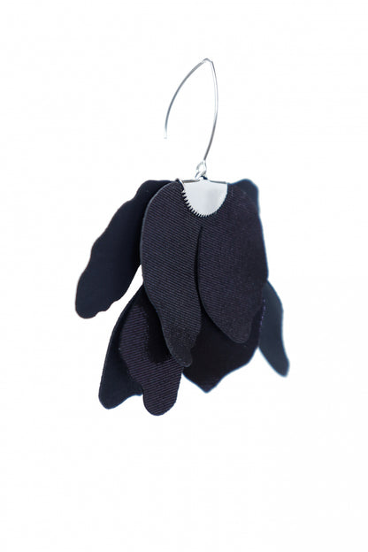 Cercei floare mare - Negru cu sclipici albastru