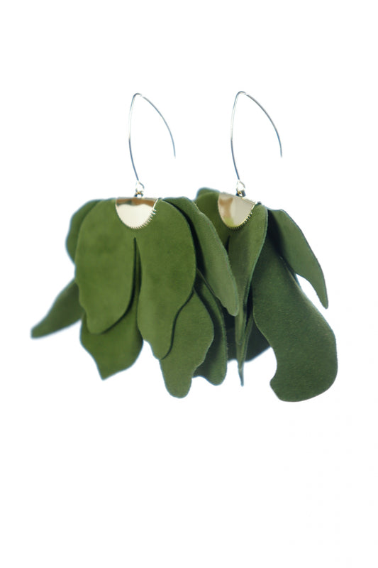 Large flower earrings - Olive green