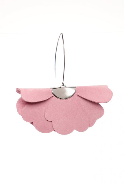 Cercei floare mica - Roz pal- agatatoare aurie