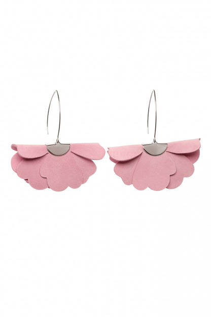 Cercei floare mica - Roz pal- agatatoare aurie