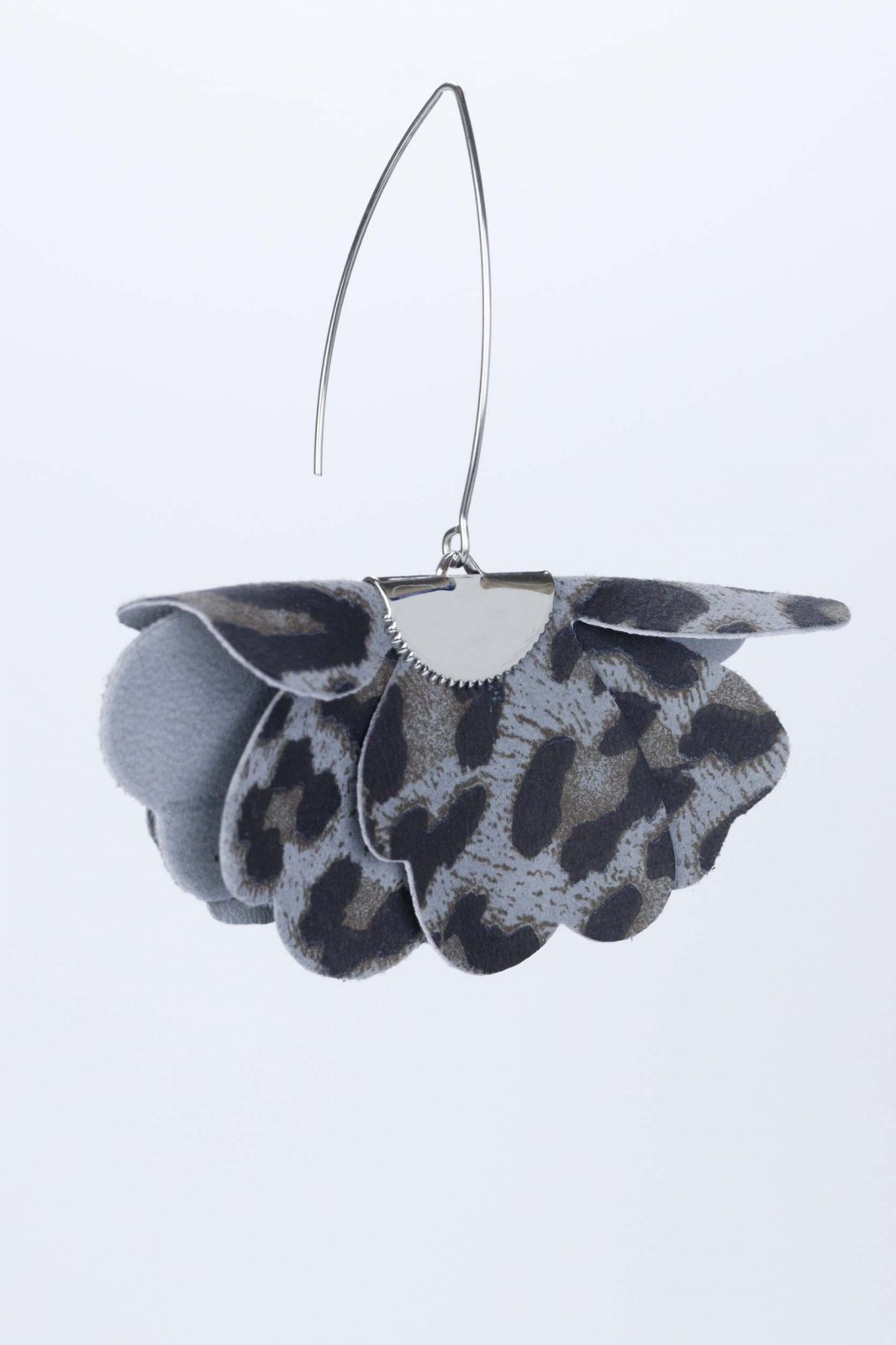 Small flower earrings - Gray animal print