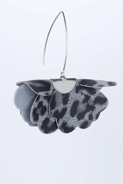 Cercei floare mica - Animal print gri