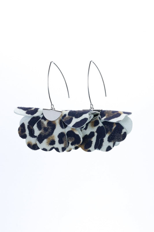 Small flower earrings - White animal print