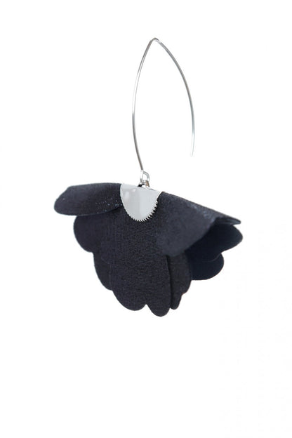 Cercei floare mica - Negru cu sclipici albastru