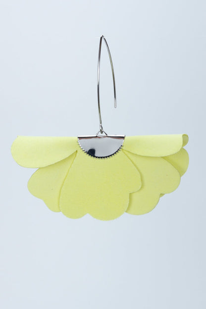 Cercei floare mica - galben Pastel