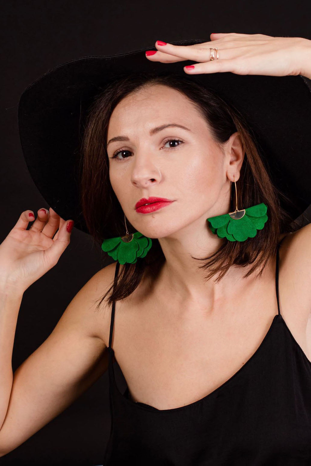 Small flower earrings - Grass green