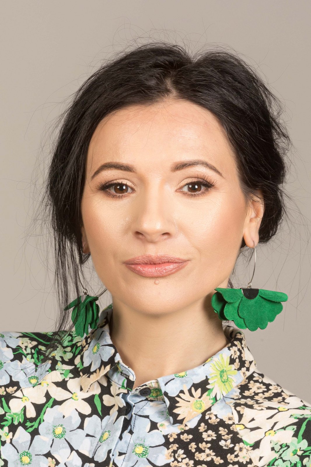 Small flower earrings - Grass green