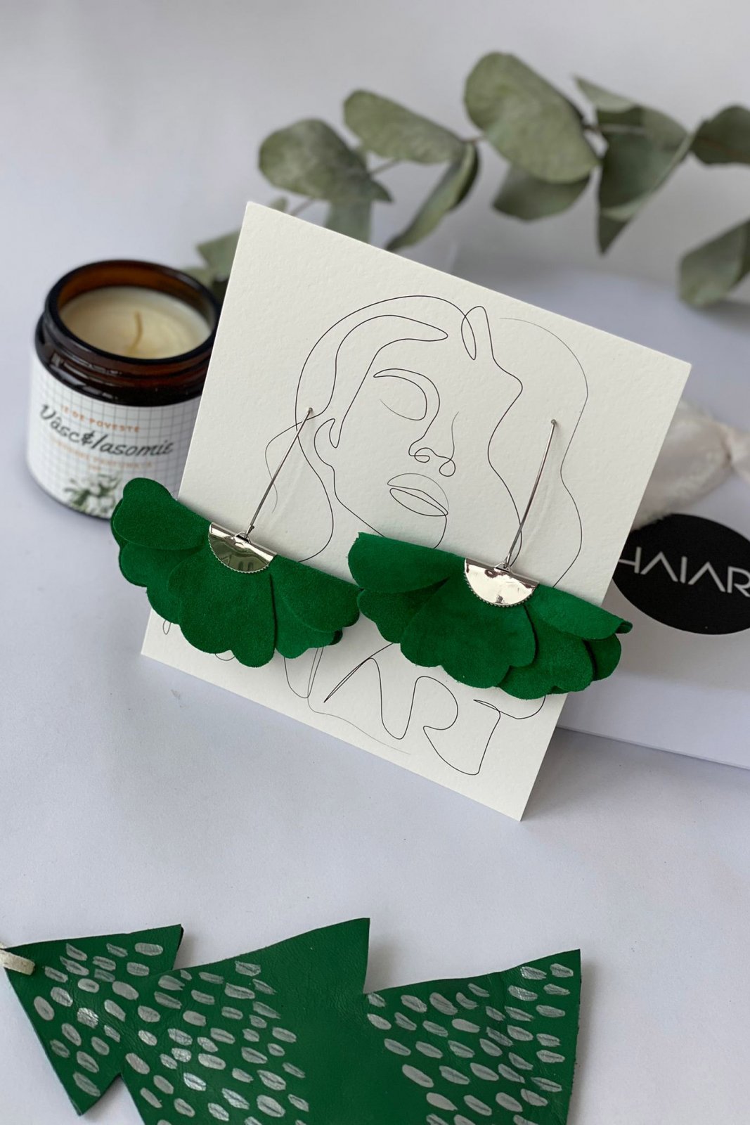 Small flower earrings - Grass green