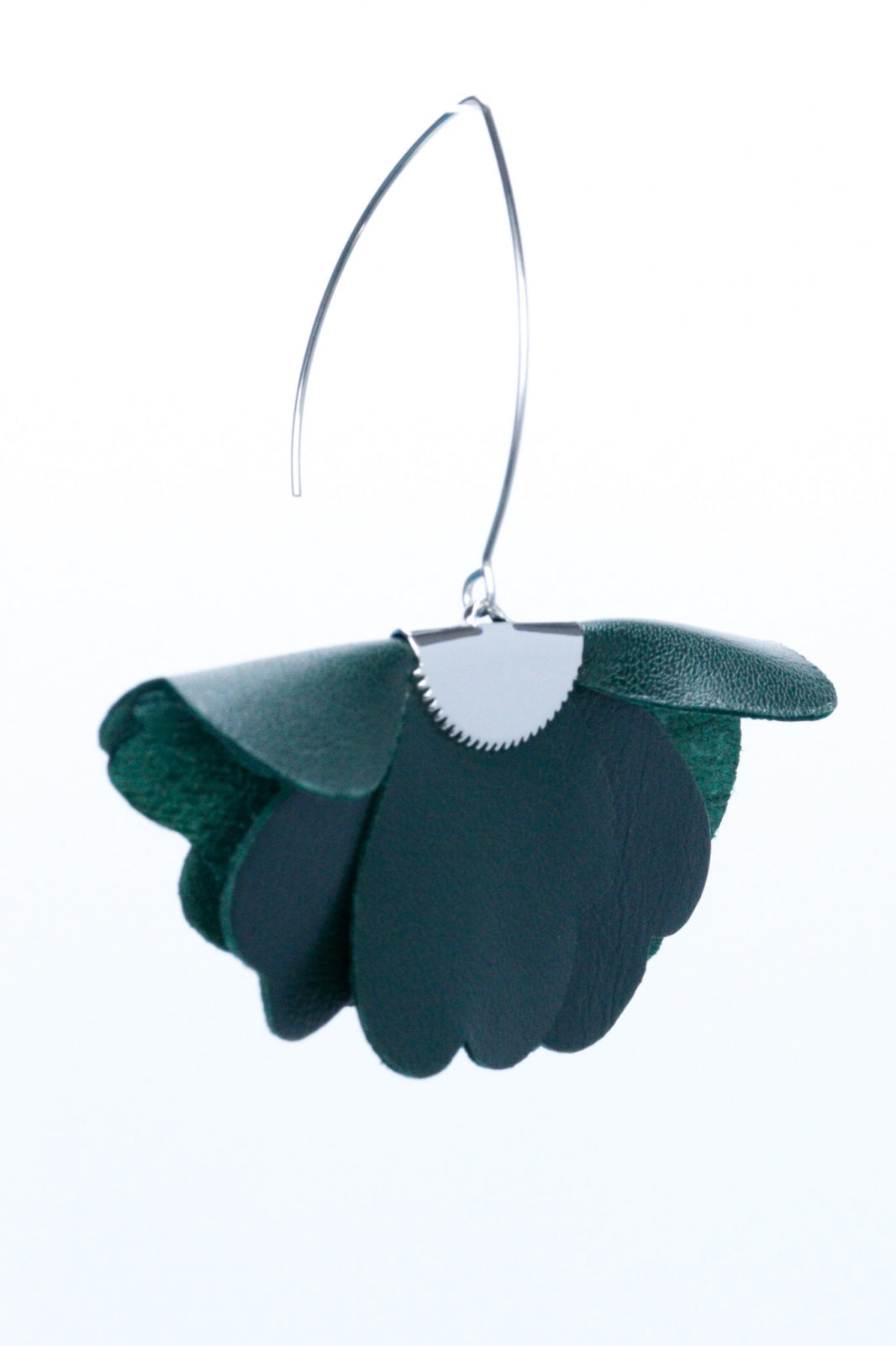 Small flower earrings - Dark green, shiny leather