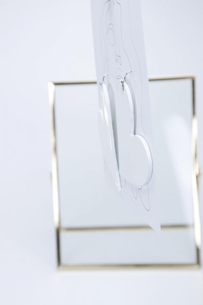 Cercei inima - Alb piele lacuita