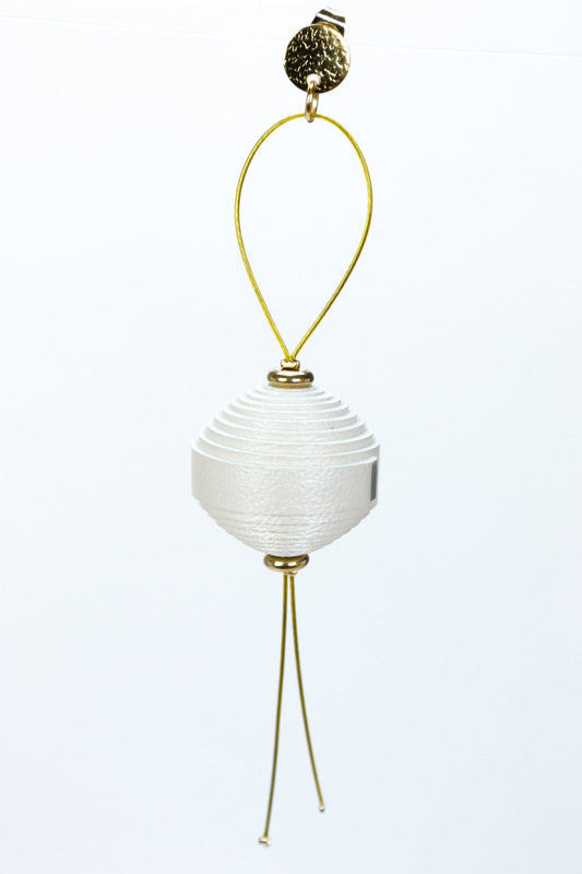 Leatherbonbon Floating Earrings - Pearl White