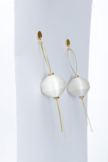 Cercei Leatherbonbon Plutitor - Alb sidefat