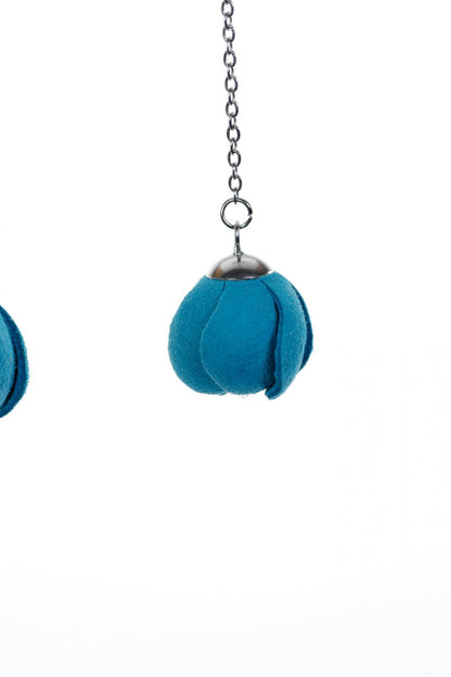 Cercei model floral din piele - Turcoaz