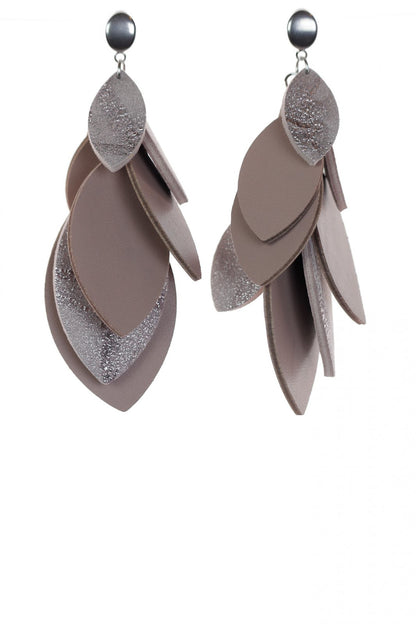 Cercei petale - Gri + Bej