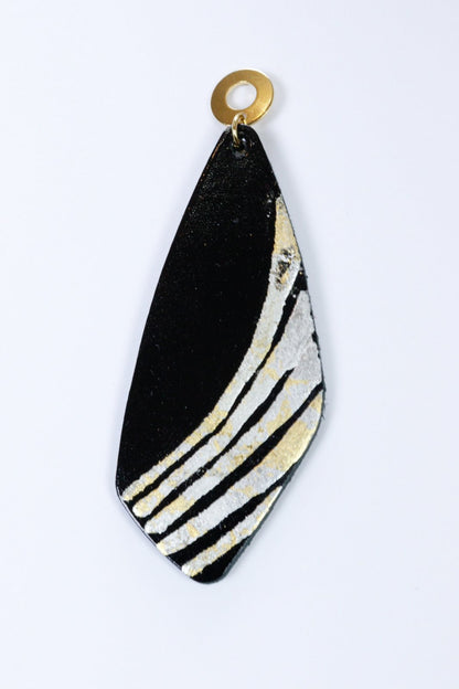 Cercei unicat cu foite de aur aplicate