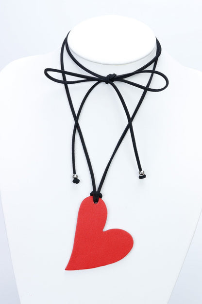 Colier choker cu inima din piele