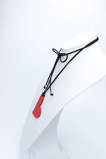 Colier choker cu inima din piele