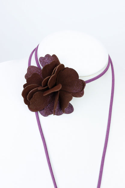 Colier choker floare - Maro cu sclipici mov