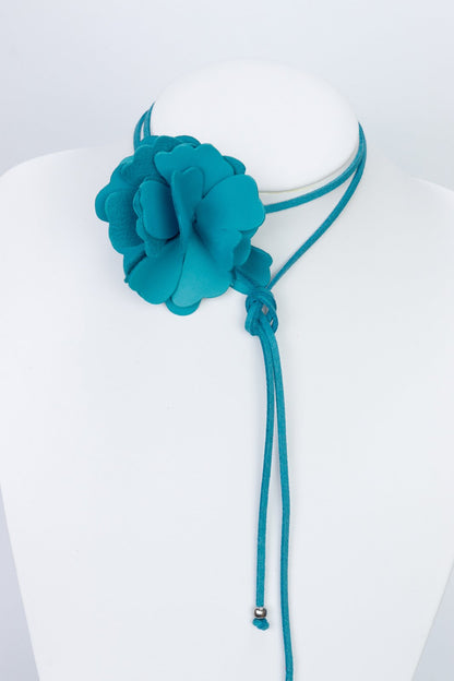 Colier choker floare - Turcoaz deschis