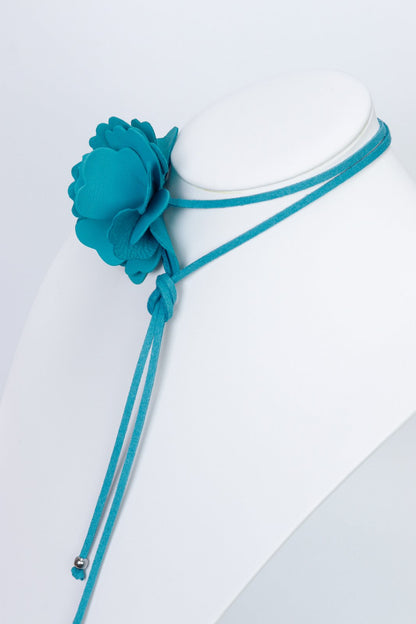 Colier choker floare - Turcoaz deschis