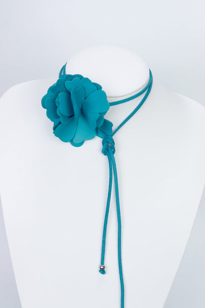 Colier choker floare - Turcoaz deschis