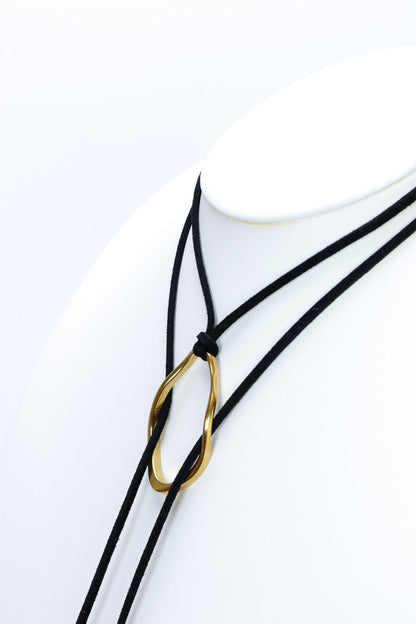 Colier choker cu pandantiv