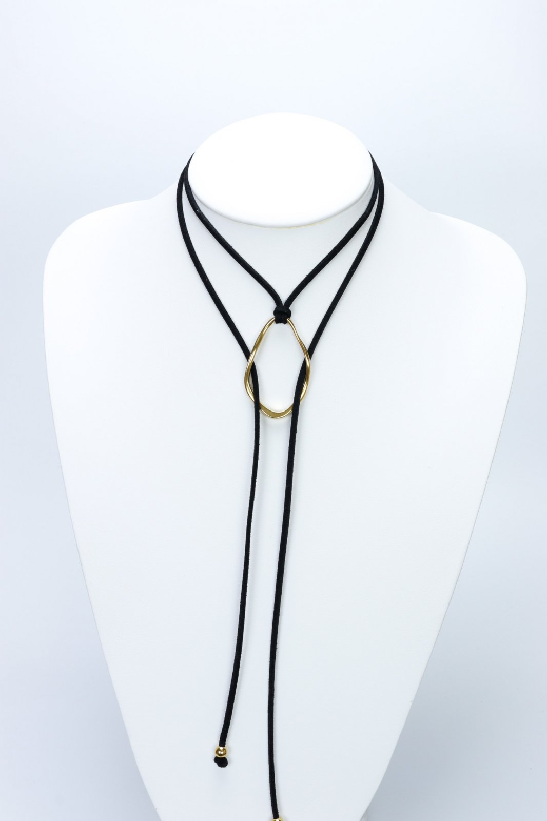 Colier choker cu pandantiv