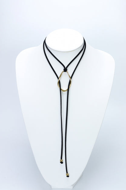 Colier choker cu pandantiv