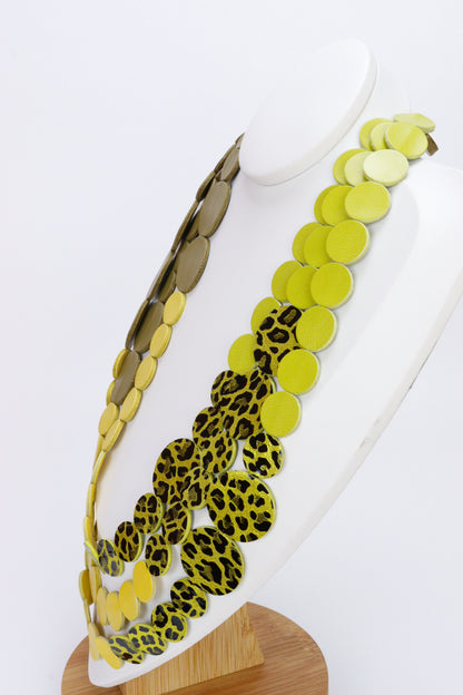 Colier din piele cu cercei geometrici, unicat