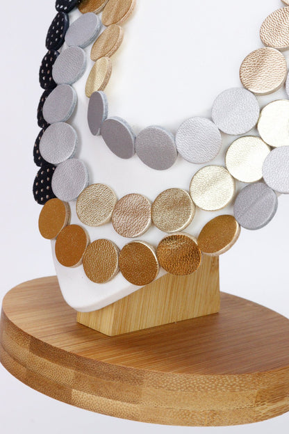 Colier din piele cu cercei geometrici, unicat