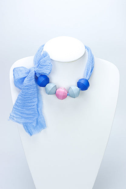 Santorini - Colier Leatherbonbon pe baza din panza