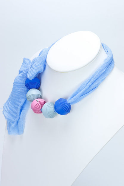 Santorini - Colier Leatherbonbon pe baza din panza