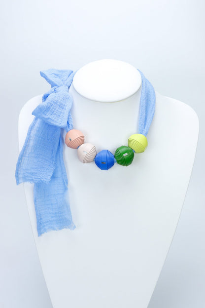 Colier Leatherbonbon pe baza din panza