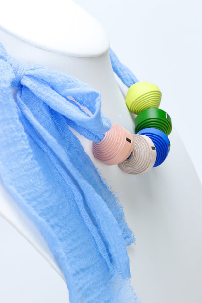 Colier Leatherbonbon pe baza din panza