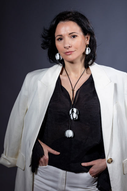 Set Colier reglabil + Cercei - Alb-Negru