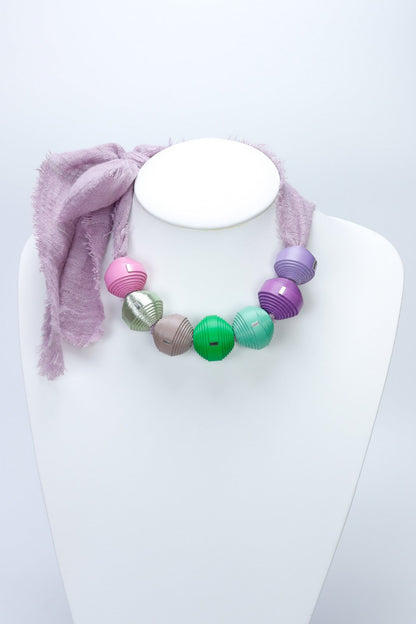 Colier Leatherbonbon pe baza din panza