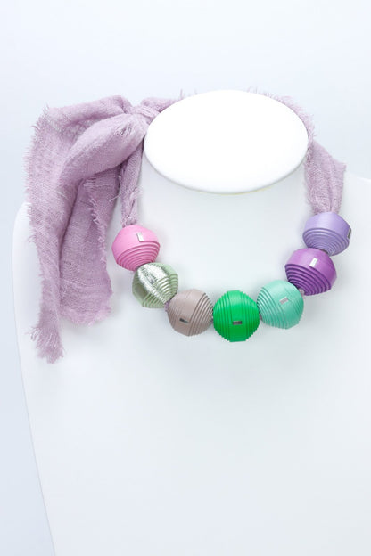 Colier Leatherbonbon pe baza din panza